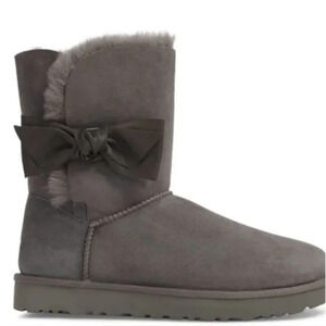 UGG DAELYNN SOFT OCHRE SUEDE SHEEPSKIN BOW WOMEN'S SHORT BOOTS SIZE US7